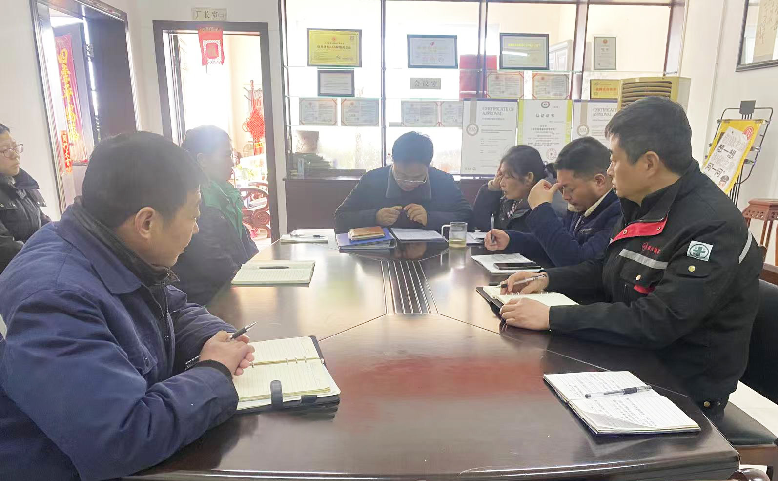 Dafeng Mingyue Bearing Bush Co., Ltd. 2025 년 첫 월간 회의를 개최했습니다.