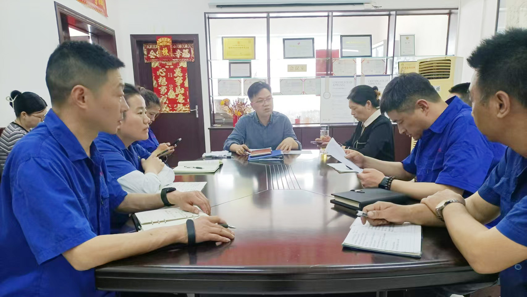 Dafeng Mingyue Bearing Bush Co. Ltd.는 2025 년 5 번째 월간 노동 회의를 개최했습니다.